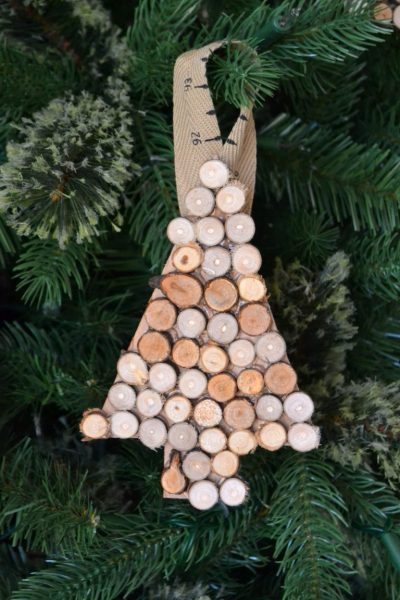 DIY Wooden Christmas Ornaments To Bring Rustic Flair To Your Tree!