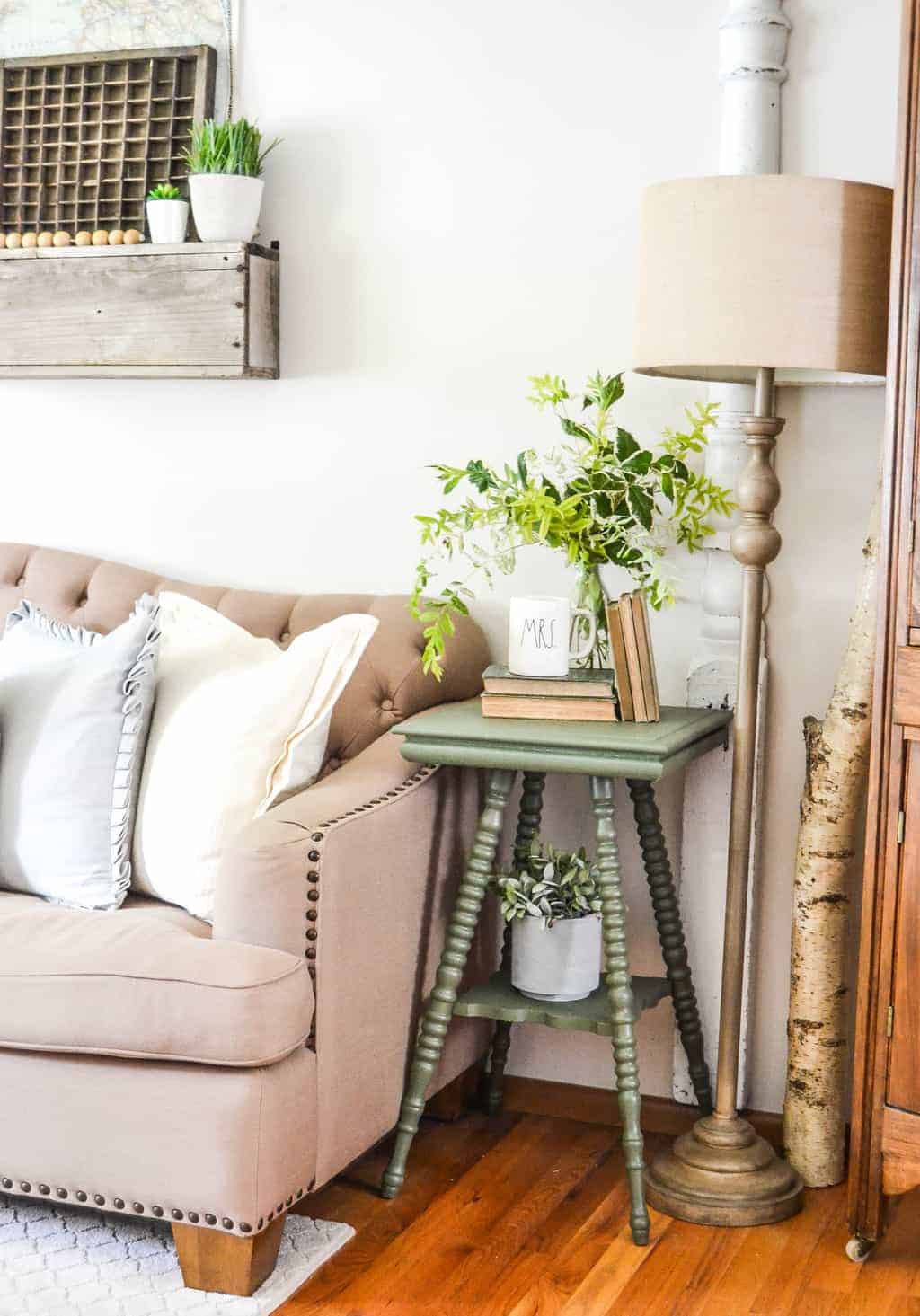 Elevate your DIY game with 15 Quick and Easy Furniture Makeovers for Beginners! From painted nightstands to revamped dressers, unleash your creativity today.