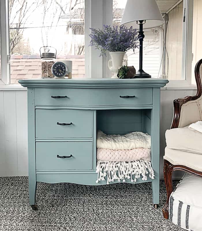 Elevate your DIY game with 15 Quick and Easy Furniture Makeovers for Beginners! From painted nightstands to revamped dressers, unleash your creativity today.