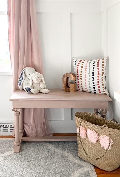 Elevate your DIY game with 15 Quick and Easy Furniture Makeovers for Beginners! From painted nightstands to revamped dressers, unleash your creativity today.