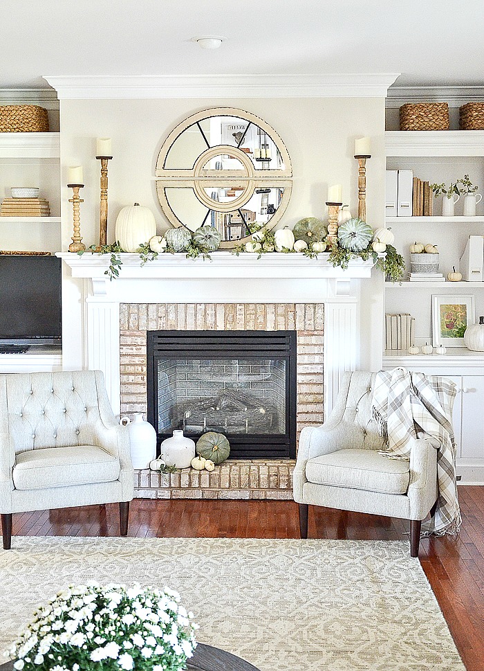 Discover charming Fall Mantel Decorating Ideas to transform your home! From rustic elegance to metallic accents, explore seasonal inspiration for your cozy space.