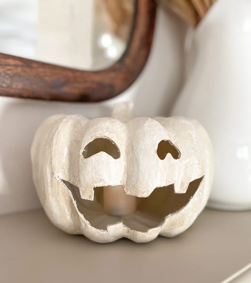 Create a spooky and fun Halloween with easy DIY Halloween decorations. Discover cost-effective, customizable projects to turn your home into a Halloween haven!