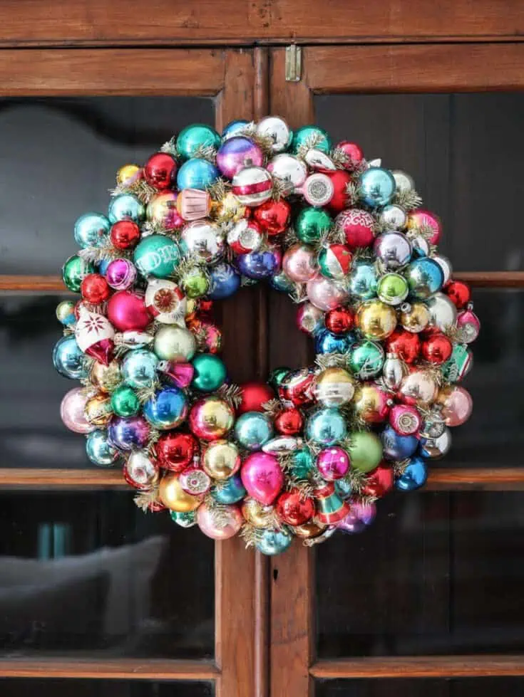 Create DIY Christmas wreaths for your home this holiday season! Explore easy tutorials for festive, personalized wreaths that suit every style and skill level.