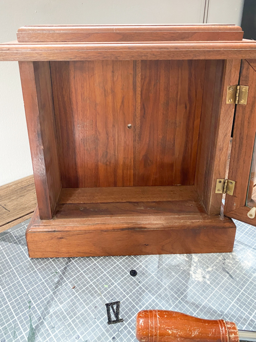 Learn how to transform an old clock into a stylish, functional cabinet with this repurposed clock cabinet tutorial. Perfect for home decor enthusiasts!