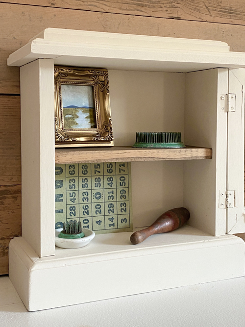 Learn how to transform an old clock into a stylish, functional cabinet with this repurposed clock cabinet tutorial. Perfect for home decor enthusiasts!