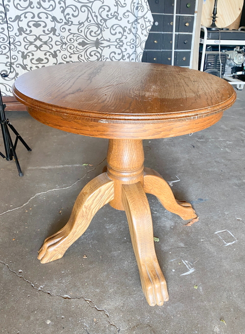 Transform a thrifted clawfoot end table makeover with this easy DIY! Refresh vintage pieces with paint, primer, and style tips. Step-by-step guide inside!