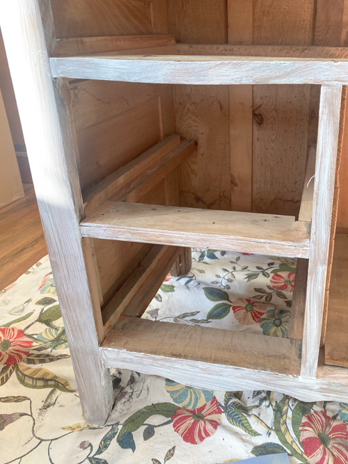 3 Drawer Chest Makeover: Follow this step-by-step guide to restore, repair, and transform a vintage 3 drawer chest into a stunning home decor piece.