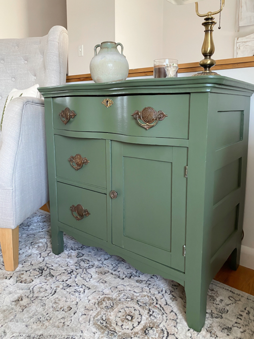 3 Drawer Chest Makeover: Follow this step-by-step guide to restore, repair, and transform a vintage 3 drawer chest into a stunning home decor piece.