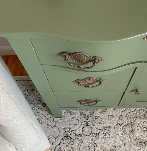 3 Drawer Chest Makeover: Follow this step-by-step guide to restore, repair, and transform a vintage 3 drawer chest into a stunning home decor piece.