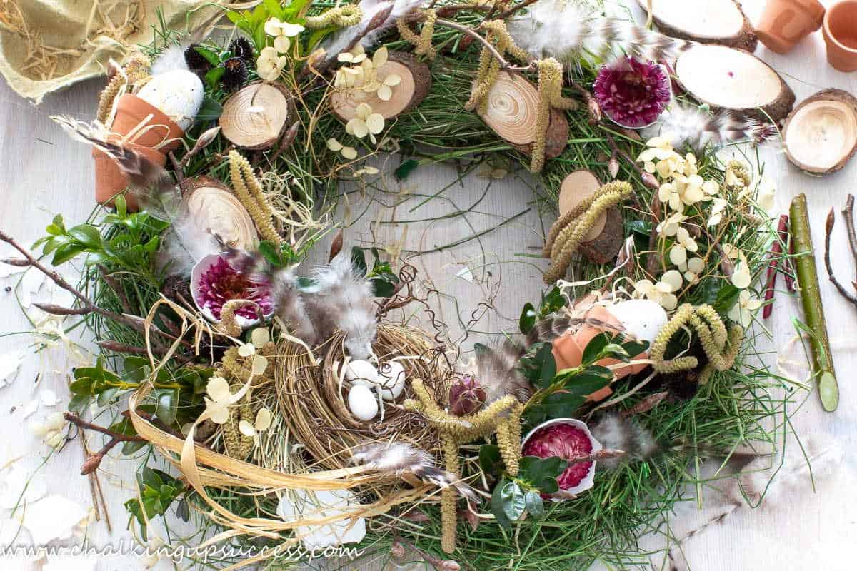 Create stunning DIY Spring Wreaths to refresh your home! Browse these easy, beautiful ideas and get inspired to craft the perfect seasonal wreath.